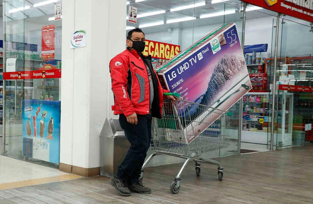 "El resto de la Nación ha funcionado adecuadamente en el marco de este día sin IVA. Debo decir que esas situaciones se generaron en algunos comercios que venden electrodomésticos", dijo José Manuel Restrepo, ministro de Comercio, al dar el balance de las primeras doce horas de la jornada. 