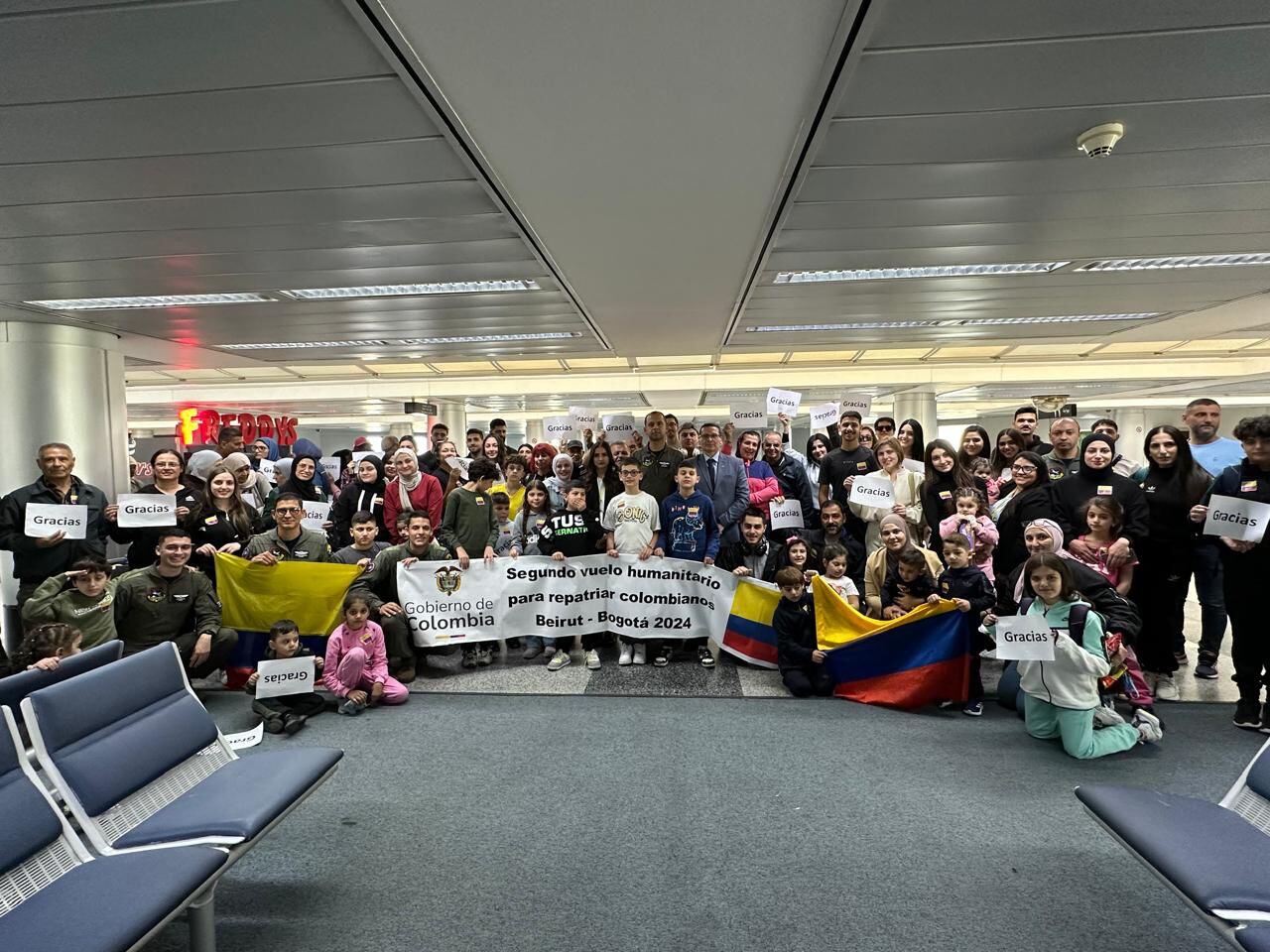 105 personas llegarán a Colombia en un vuelo humanitario procedente de Beirut, capital de Líbano.