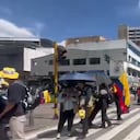 Manifestantes se registran en la Carrera Séptima