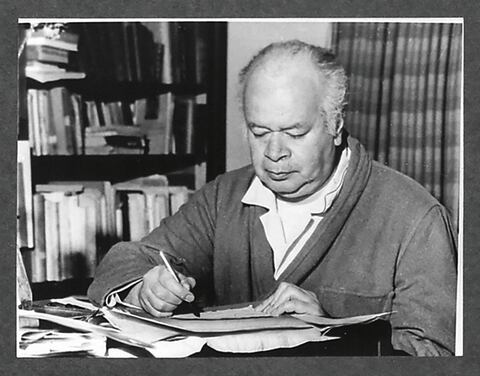 Eduardo Carranza, poeta colombiano.