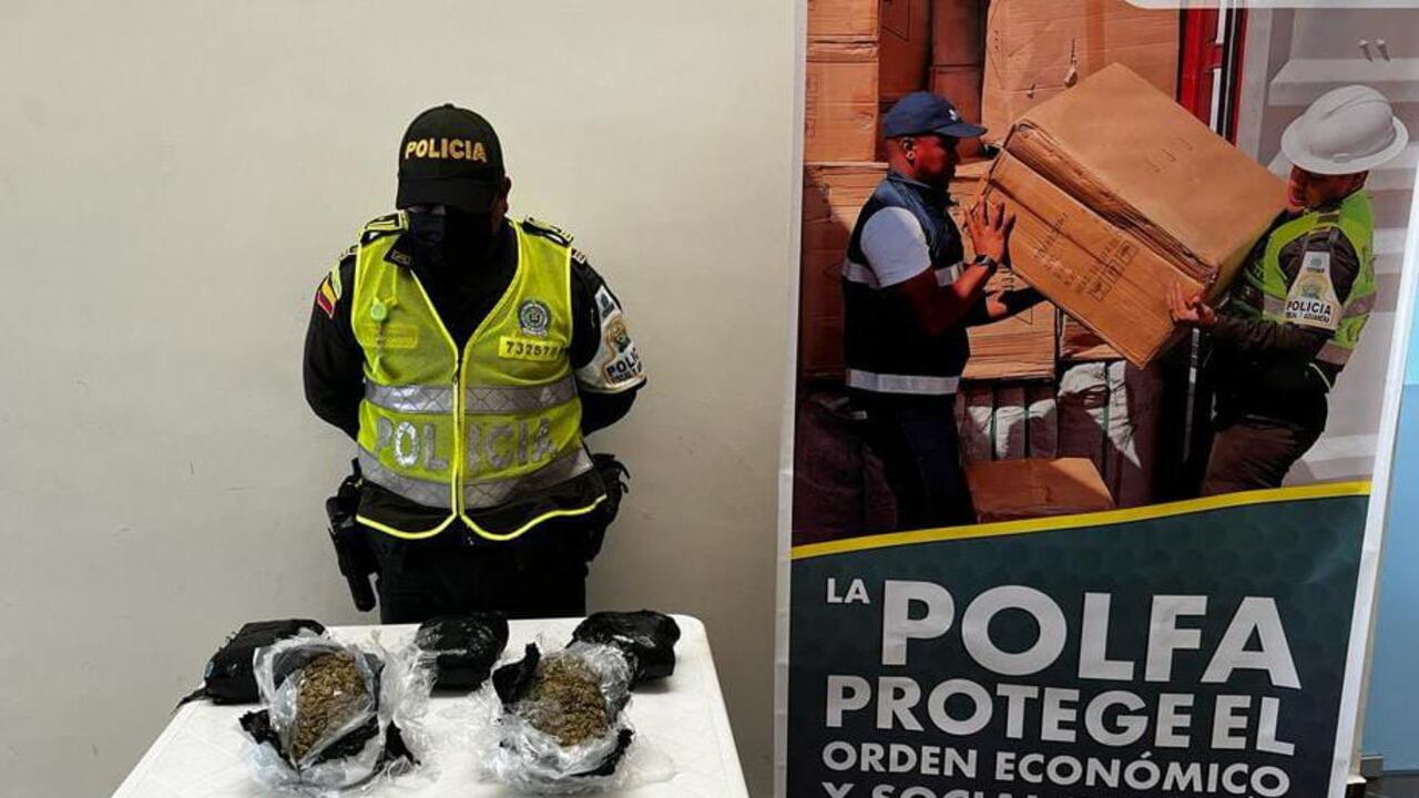 Policía Fiscal y Aduanera halló droga que era transportada como encomienda desde Cali.