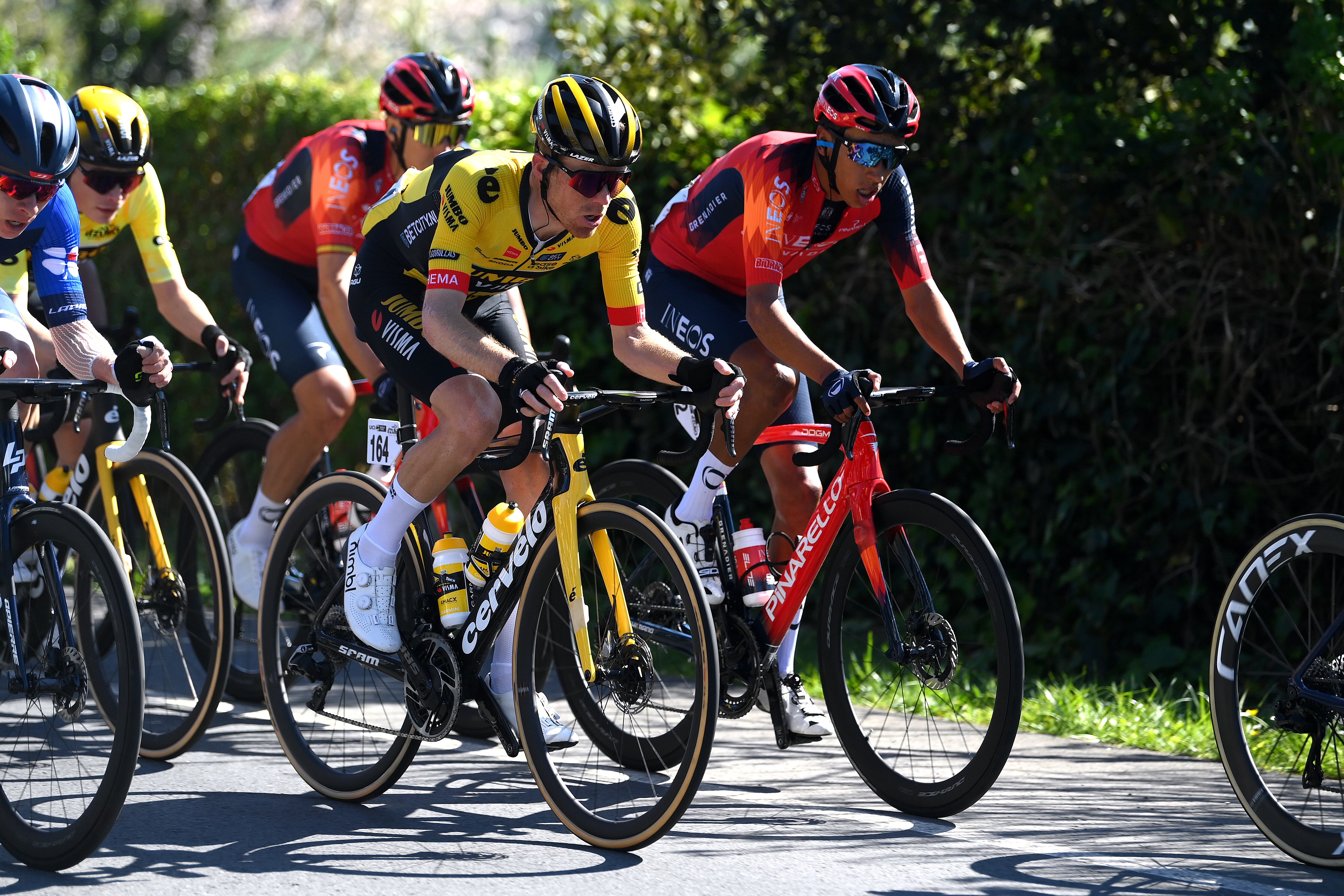 Egan Bernal cumplió con su tercera carrera del año 2023.