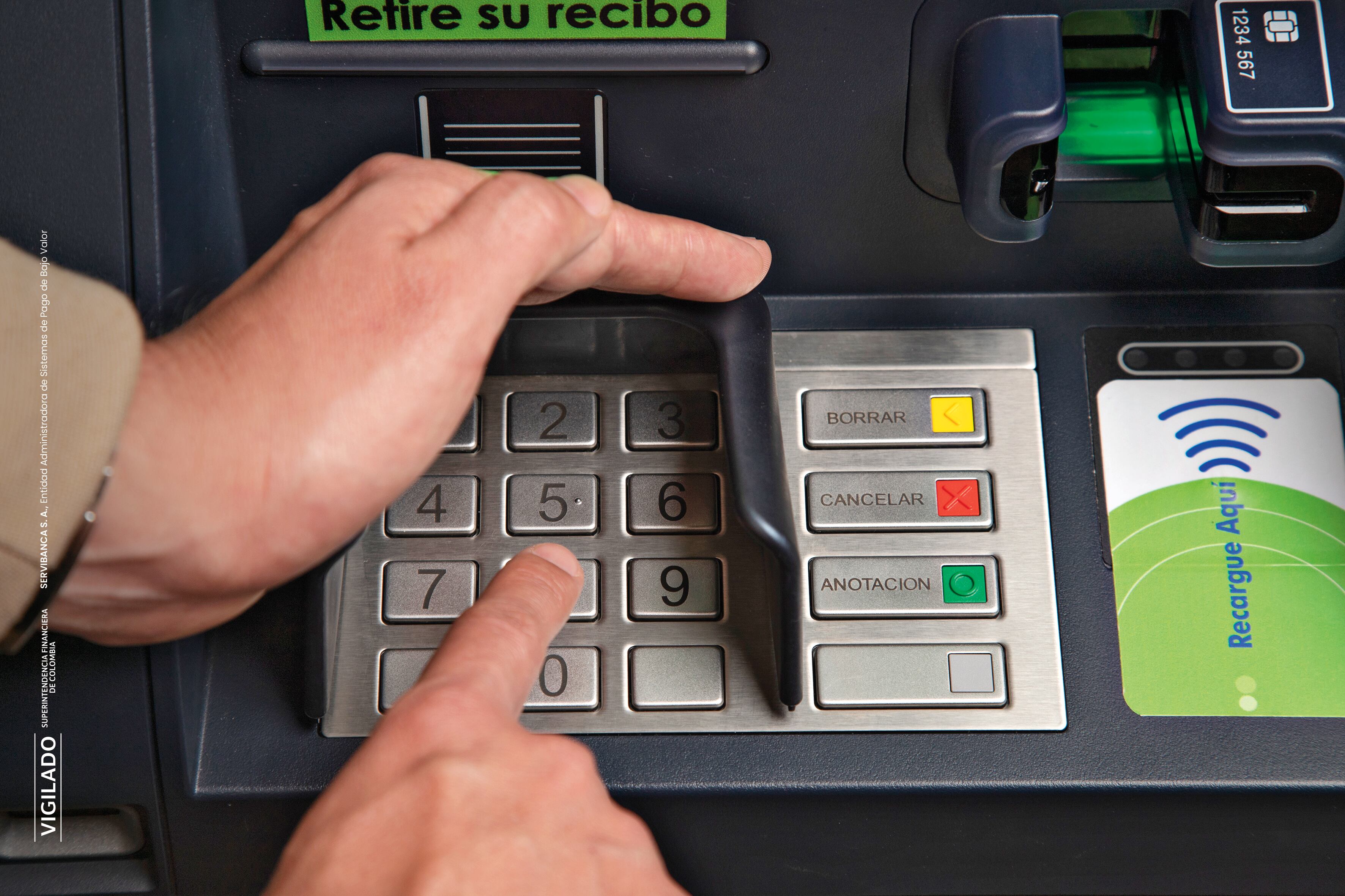 Tenga en cuenta estos consejos para tener transacciones más seguras en los cajeros electrónicos.