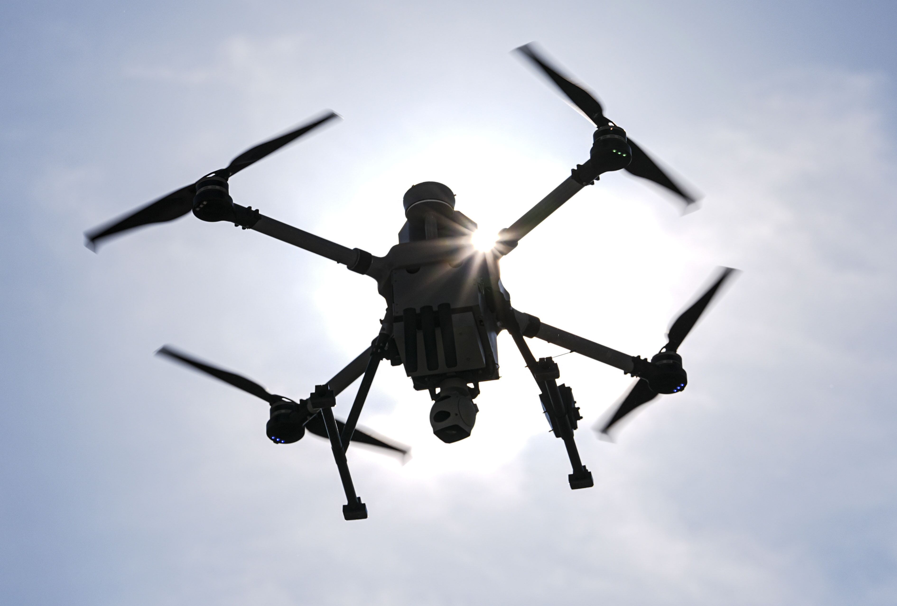 Por medio de drones intentan ingresar contrabando a cárceles de Estados Unidos.