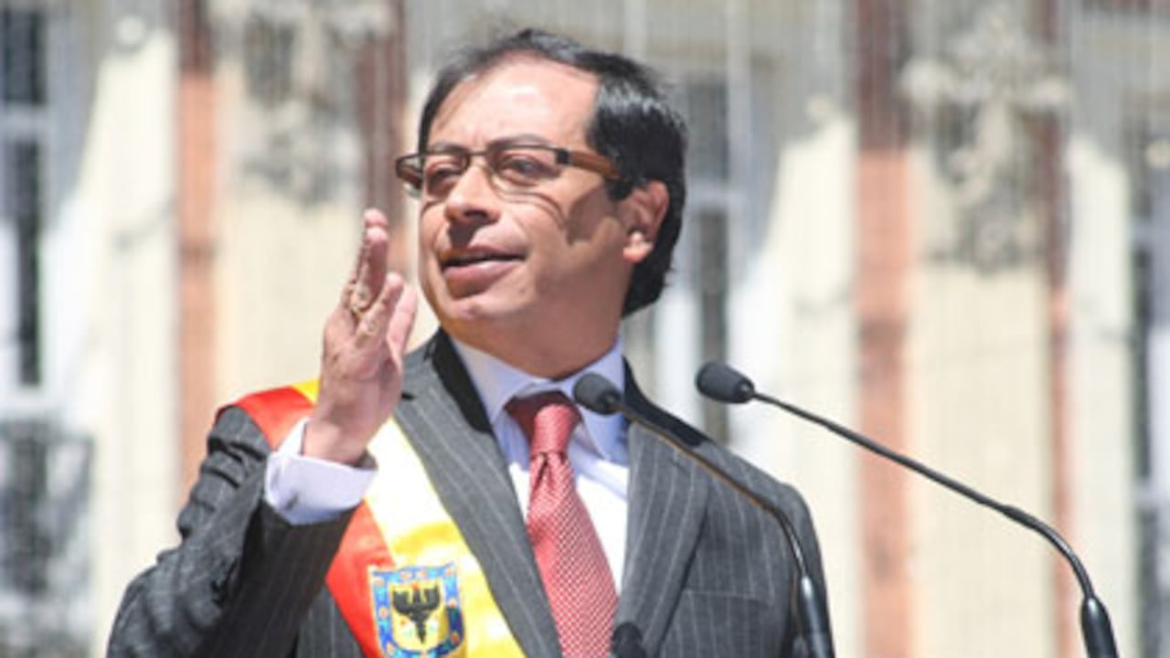 “Bogotá humana Ya” no será solo un lema de campaña sino que este es el centro de la política pública, dijo el alcalde Petro en su posesión.