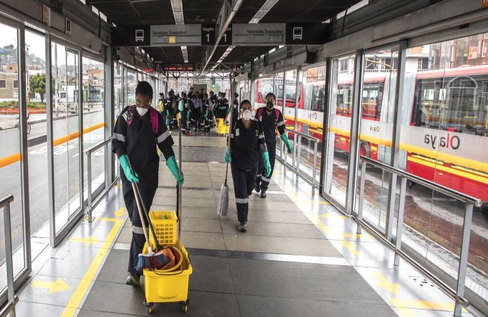 Sin embargo, el sistema denunció en días pasados que algunos delincuentes se han aprovechado de la contingencia y robaron partes de los lavamanos, como grifos, tubos y hasta se llevaron el jabón. Foto: Juan Carlos Sierra-SEMANA