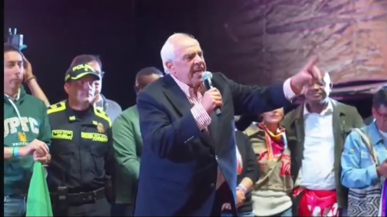 El expresidente Ernesto Samper acompañó el cierre de campaña de Iván Cepeda.
