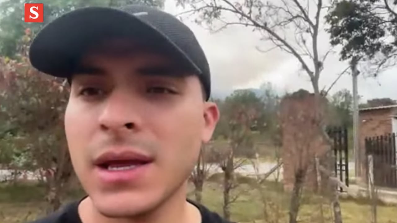 Juan Manuel Olarte, voluntario en medio del incendio en Villa de Leyva, Boyacá.
