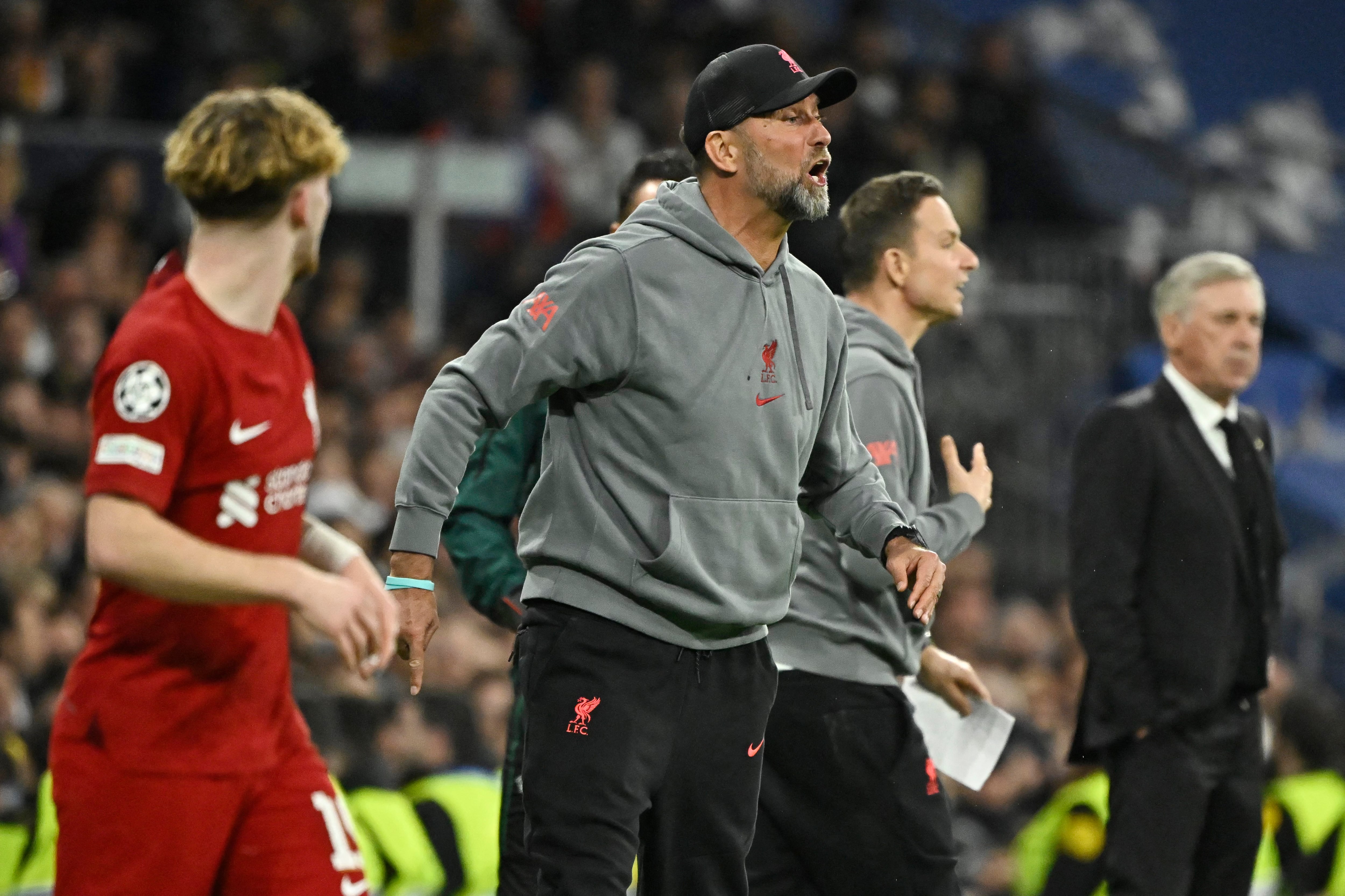 Carlo Ancelotti le ganó el duelo de técnicos a Jürgen Klopp.