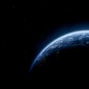 El océano propuesto estaría ubicado debajo de una corteza de hielo de no más de 30 km de espesor.