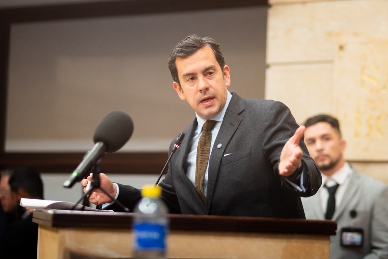 Rodrigo Lara, ministro del Interior.