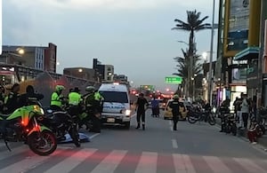 Siniestro vial fatal en la Avenida Jiménez deja un fallecido y genera caos vehicular en la calle 13.