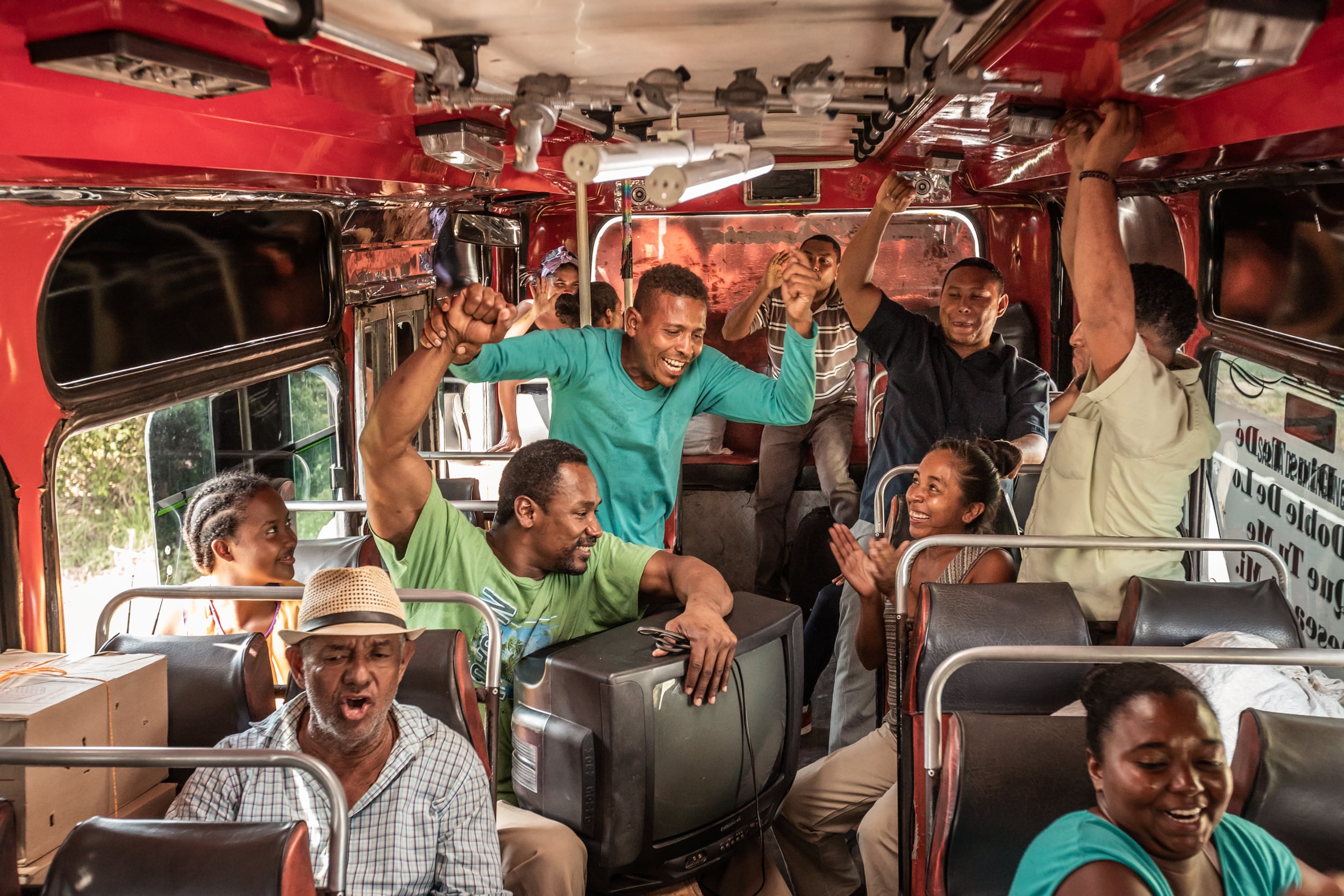 Imágenes de 'La Suprema', que ganó el Premio del público en FICCI 63 y se estrena en cartelera colombiana el 2 de mayo.