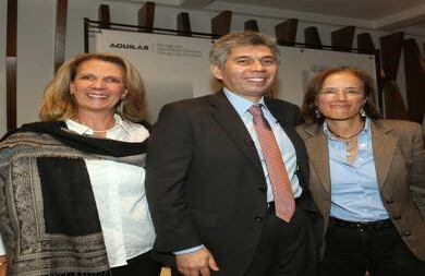 Elena Gómez, Daniel Coronell y Salud Hernández.