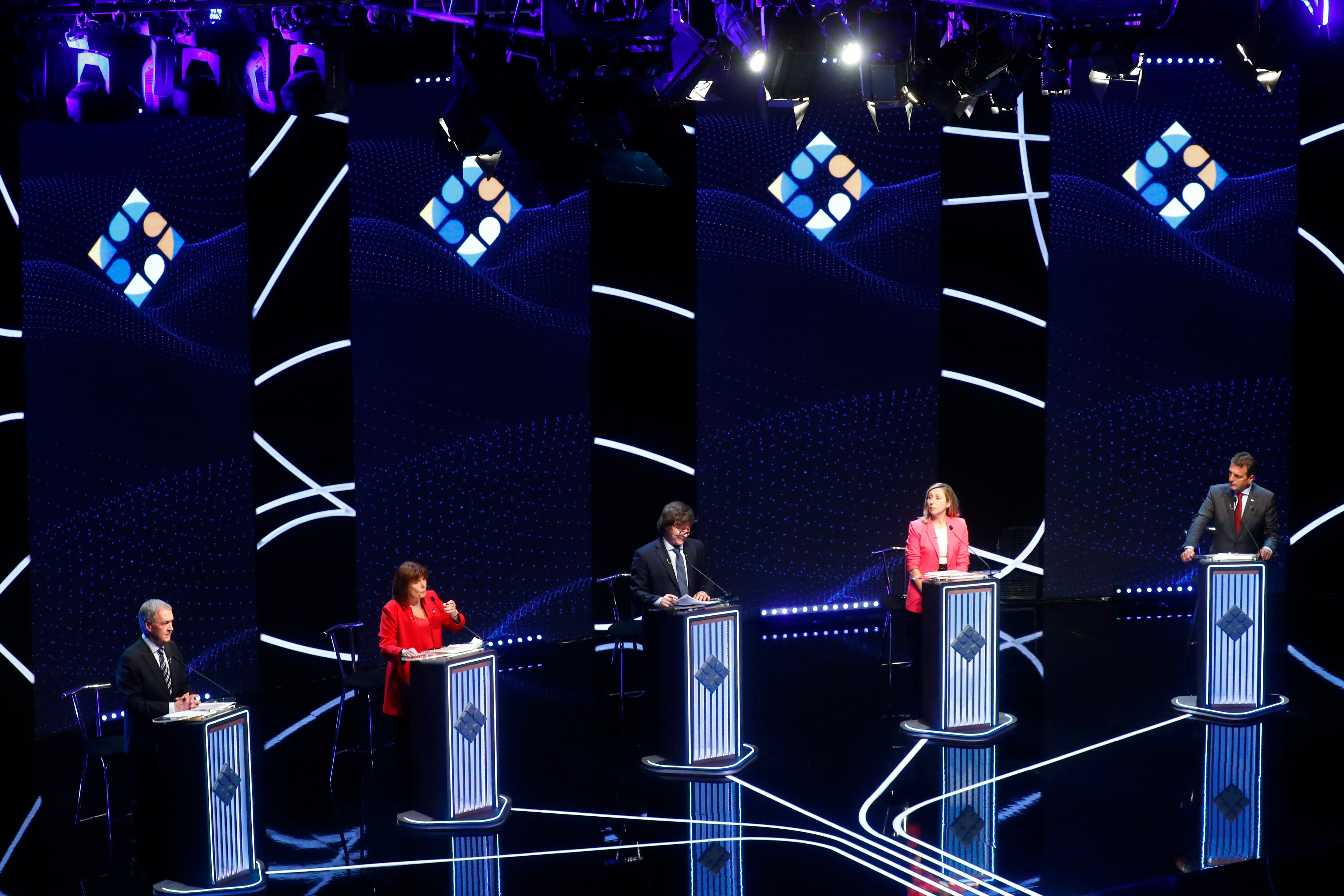 Los aspirantes a la presidencia debaten en Buenos Aires, Argentina, el domingo 8 de octubre de 2023.