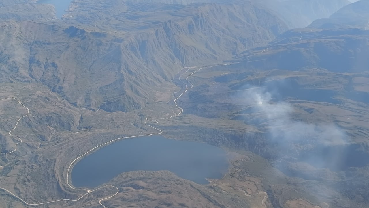 Foto del sobrevuelo en el lugar del incendio en Chingaza