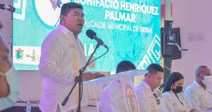 El alcalde de Uribia, Bonifacio Henríquez, lideró el encuentro con la comunidad wayuu.