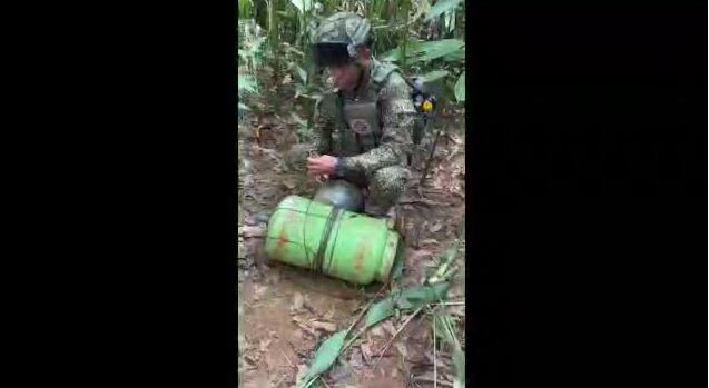 Estos elementos, que presuntamente pertenecerían a la subestructura Pablo José Montalvo Cuitiva del Clan del Golfo, serían utilizados para la fabricación e instalación de minas antipersonal en contra de las comunidades que habitan la región y del personal militar que operan sobre los ríos Atrato y Truandó.