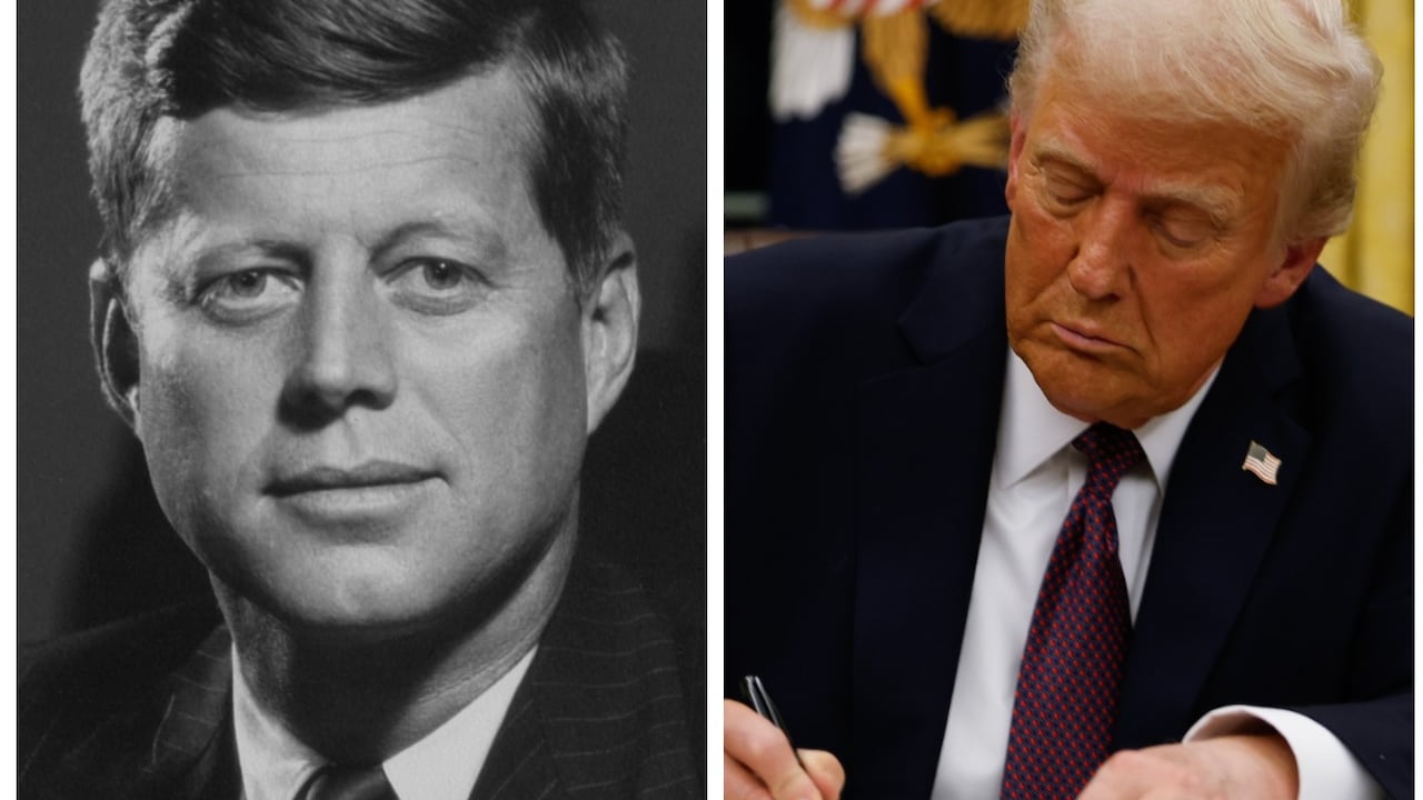 Trump celebró la firma del decreto.