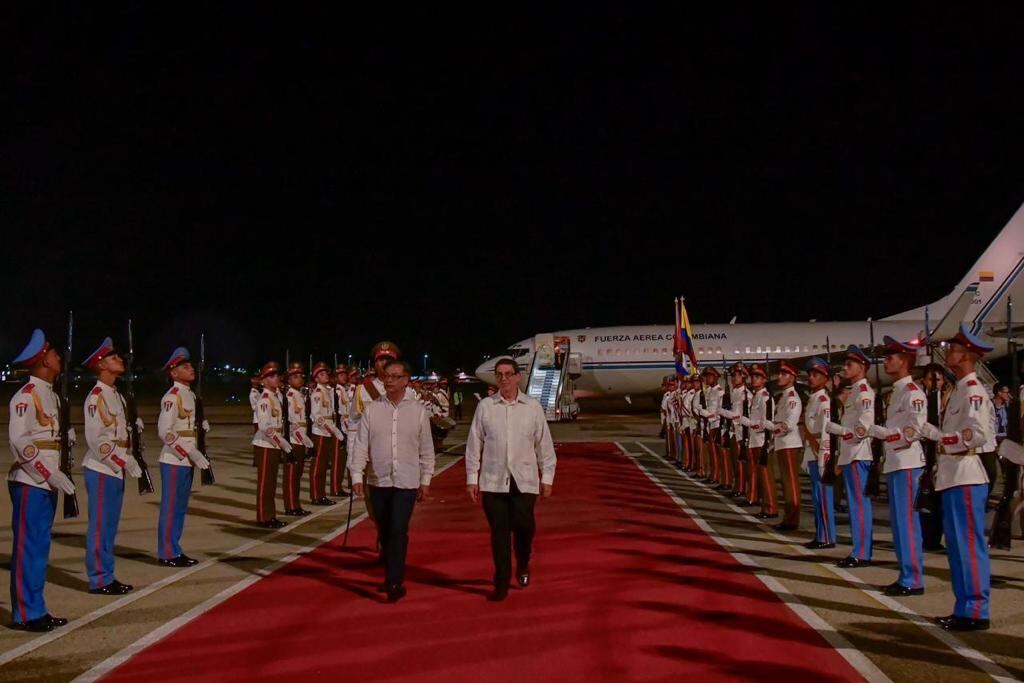 El mandatario de los colombianos llegó a La Habana para firmar el acuerdo del cese al fuego bilateral con la guerrilla del ELN. Imágenes: Presidencia de la República.