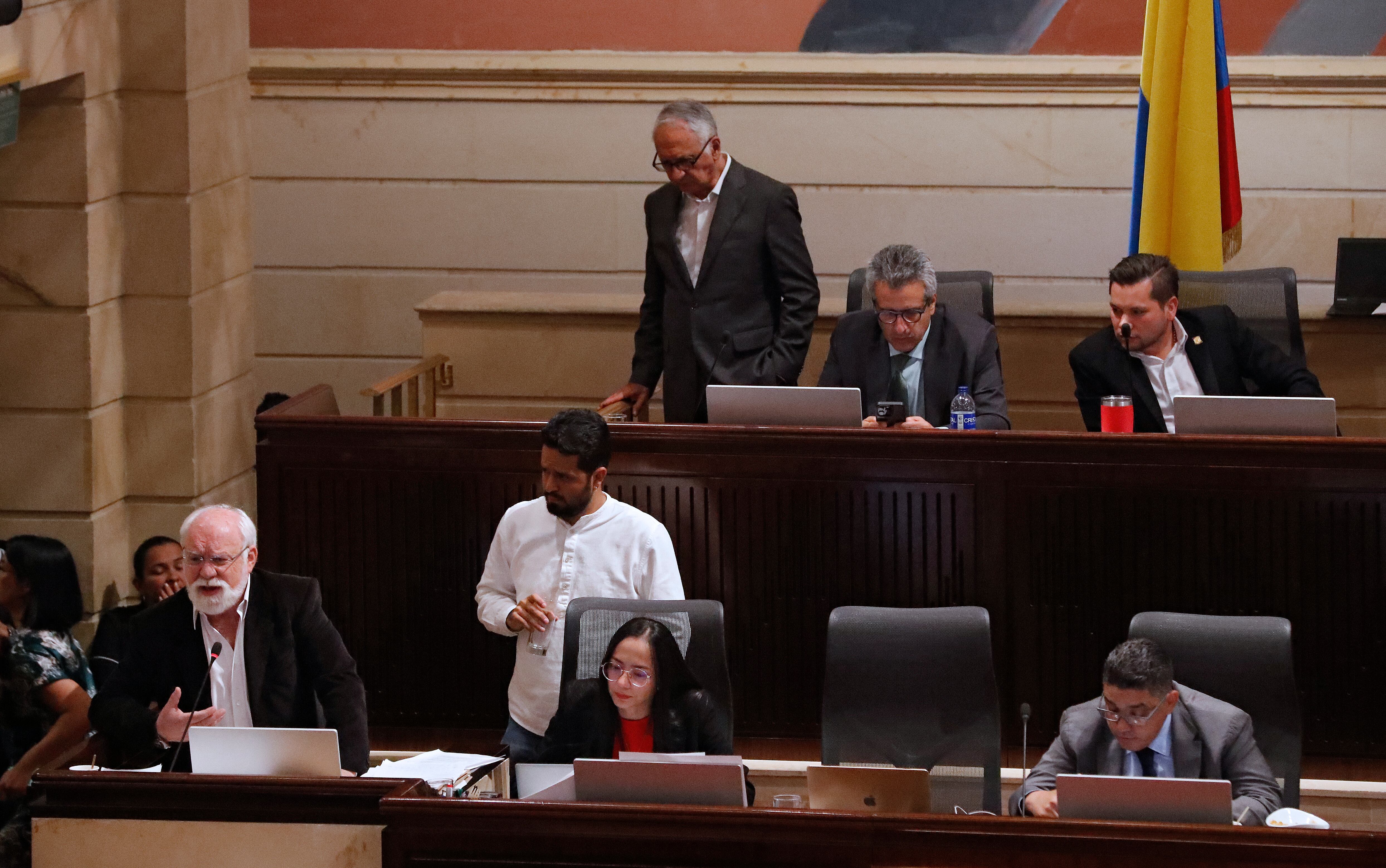 Segundo debate Reforma a la salud  en la plenaria de la Cámara de Representantes  
Ministro del Interior Luis Fernando Velasco
Ministro de Salud  Guillermo Alfonso Jaramillo
Presidente de la Cámara Andrés Calle
Director de la Adres Félix León Martínez
Alfredo Mondragón  Representante a la Cámara
Bogota noviembre 28  del 2023
Foto Guillermo Torres Reina / Semana