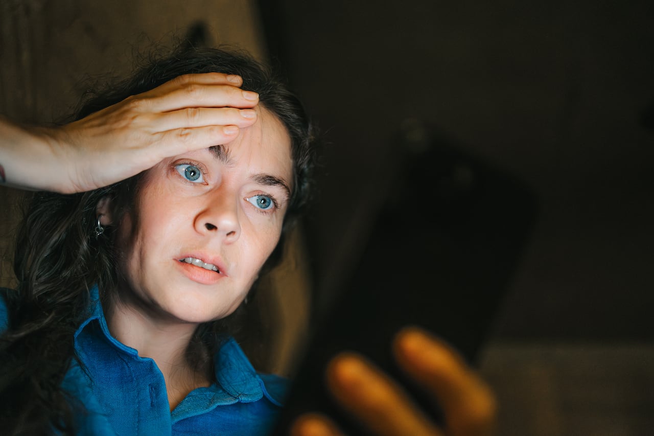 Las promesas de empleos fáciles y solicitudes de información privada son parte de las tácticas más usadas en estas comunicaciones sospechosas.