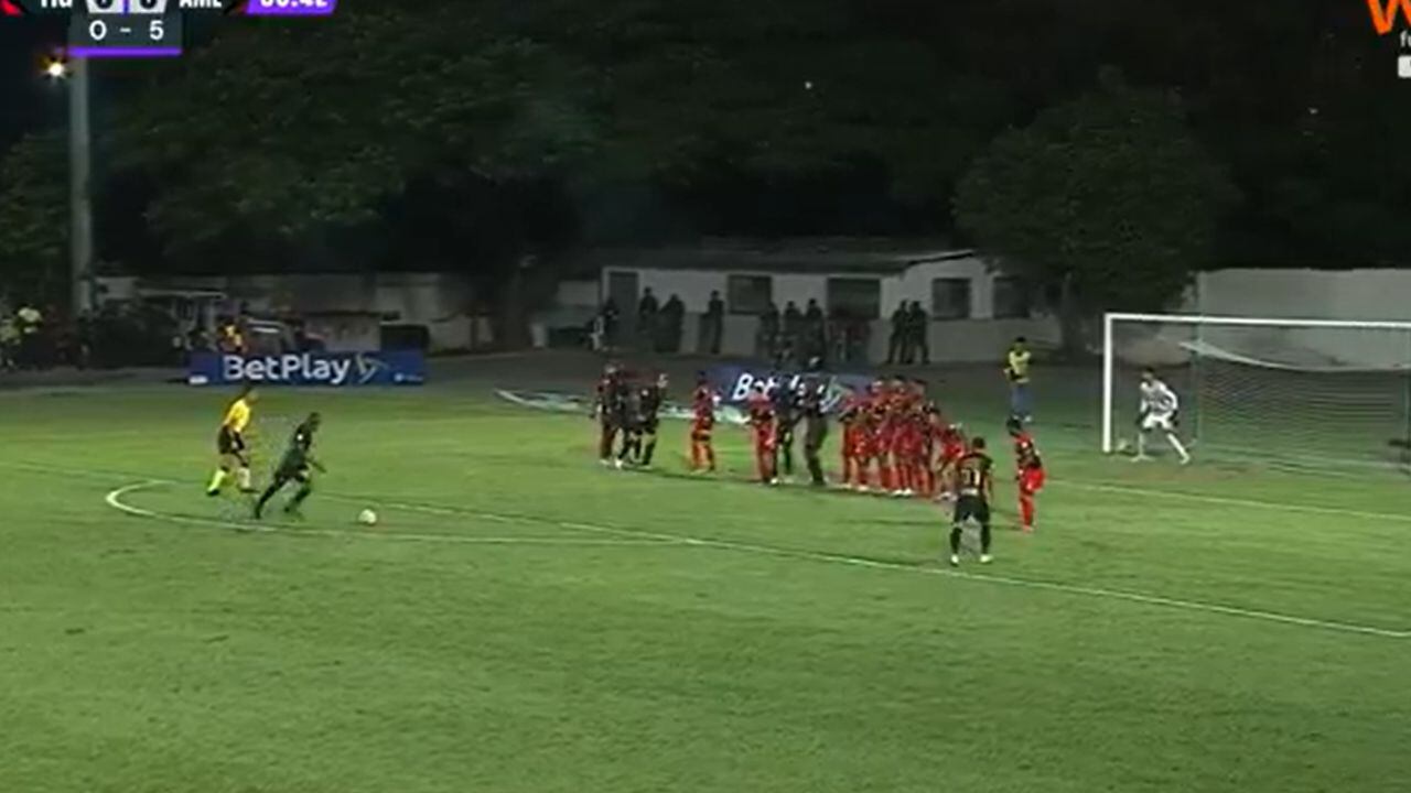 Imagen del golazo de Candelo.