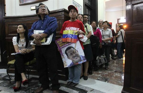 ‘Chavistas’ no salían de su asombro con la noticia. 