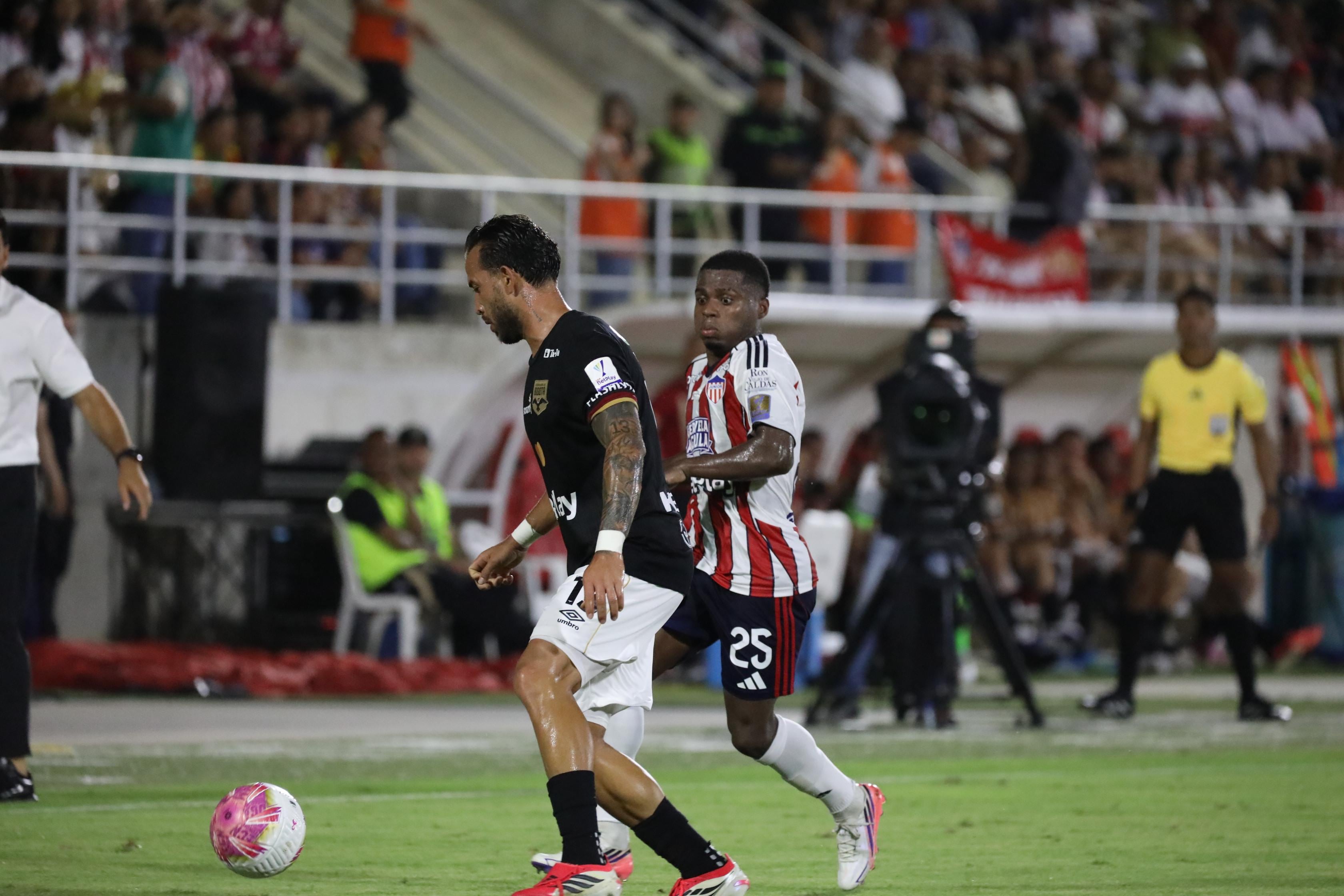 Imagen del juego entre Junior de Barranquilla e Internacional de Bogotá.