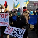 Cientos de personas manifestaron cerca de la frontera con Rusia. Foto: Sergey Bobok / AFP.