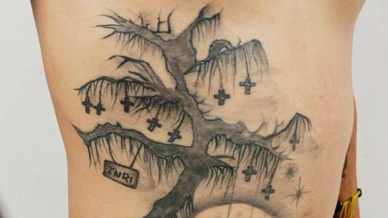 Una vez terminaba los homicidios se tatuaba el cuerpo para registrar el asesinato.