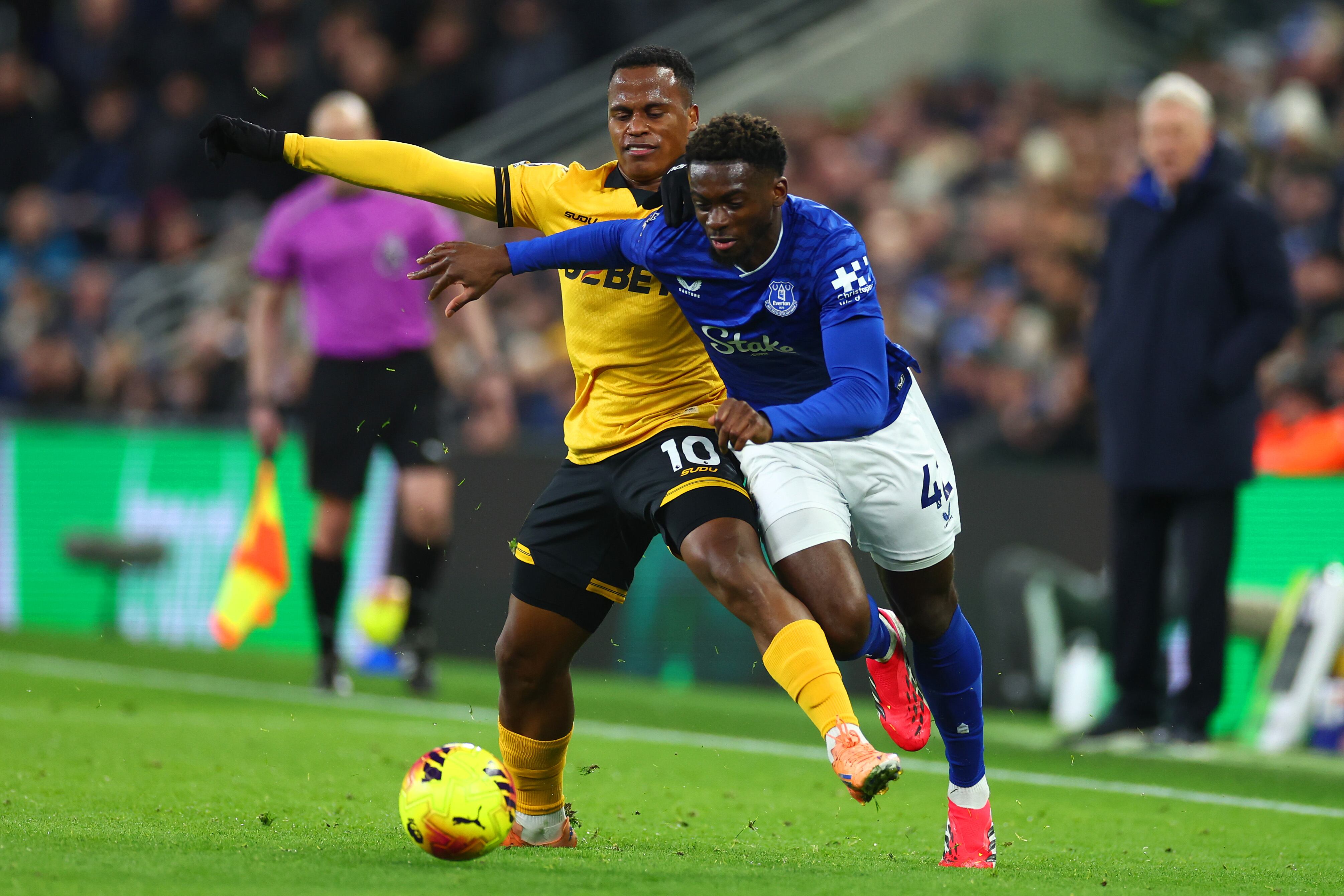 Jhon Arias contra Everton.