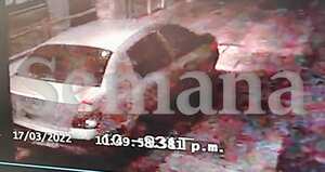 Este es el vehículo que llegó a la cárcel La Picota de Bogotá, a eso de las 11:42 de la noche del 17 de marzo. Se estacionó en el parqueadero principal y esperó a que Matamba saliera por la puerta principal del centro carcelario.