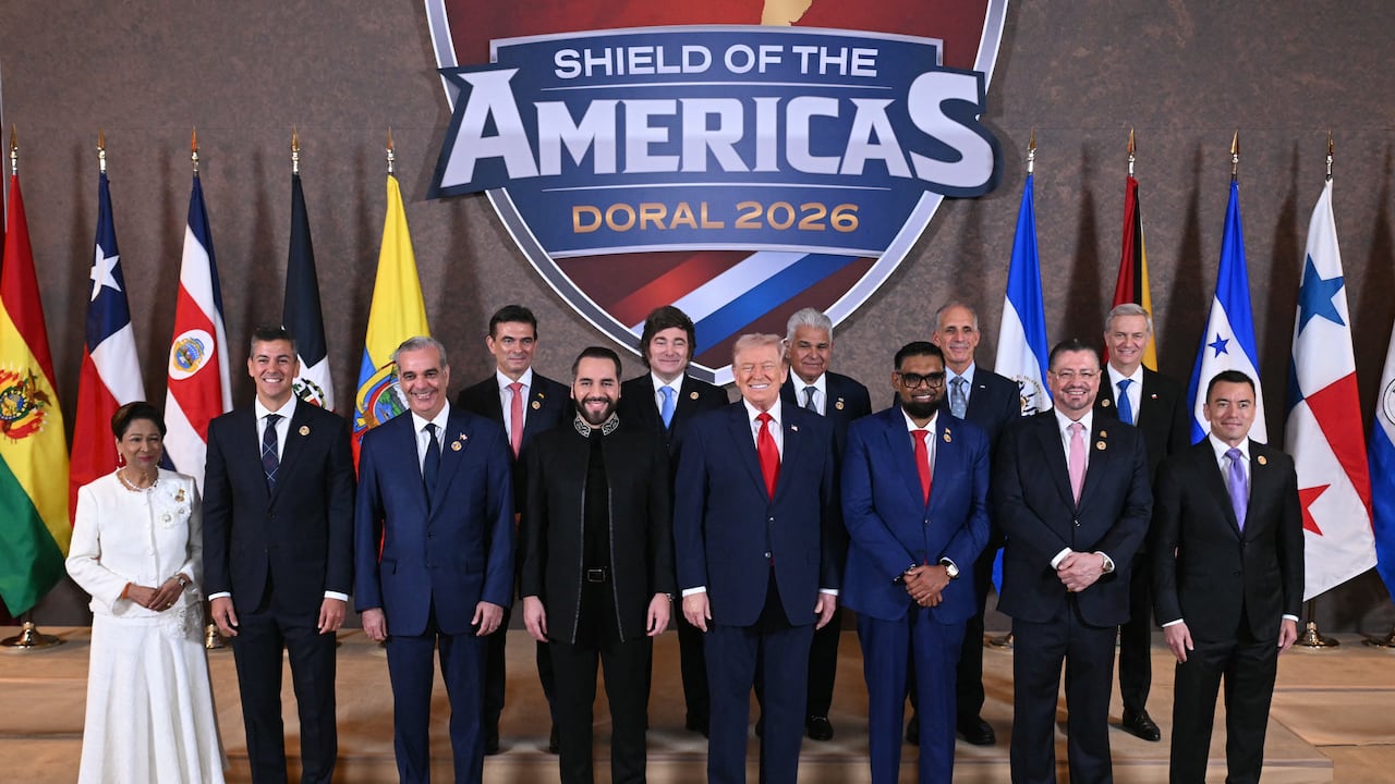 El presidente de los Estados Unidos, Donald Trump, con sus homólogos de una parte del continente.