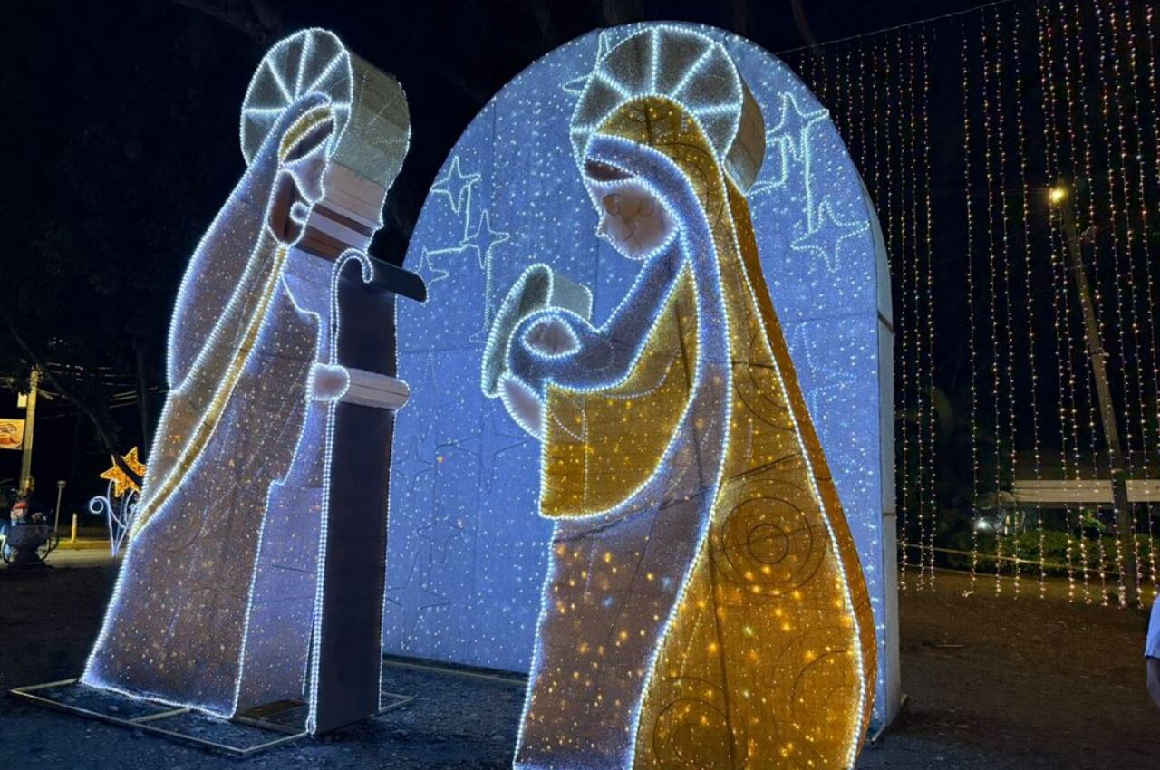 Buga se iluminó para la temporada navideña y proyecta incentivar el turismo.