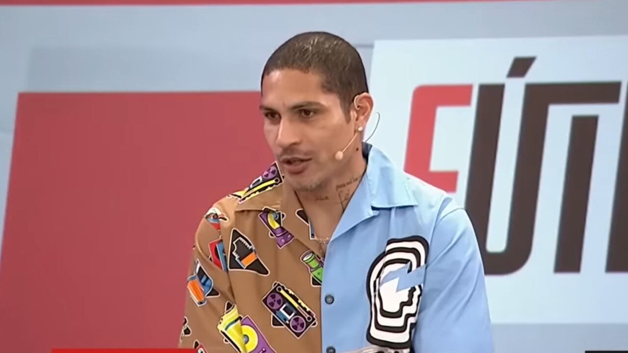 La camiseta que utilizó Paolo Guerrero en una entrevista en Argentina.