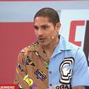 La camiseta que utilizó Paolo Guerrero en una entrevista en Argentina.