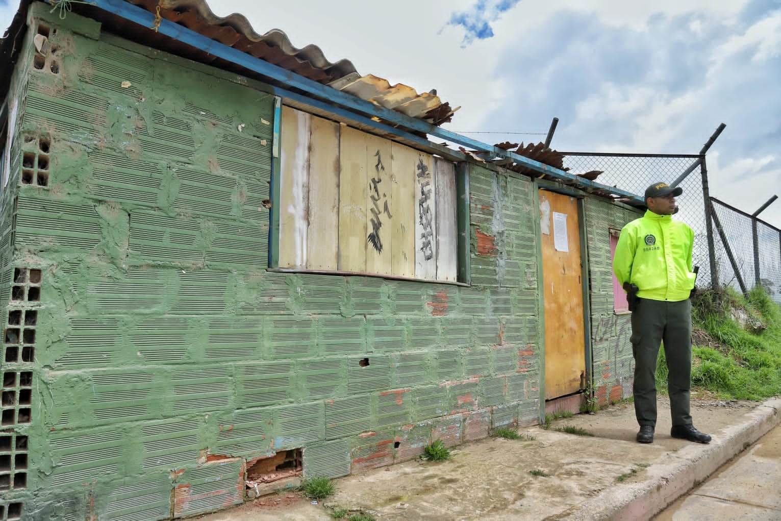 El alcalde de Soacha, Juan Carlos Saldarriaga, aseguró que la demolición de esta casa se trató de un golpe al microtráfico.