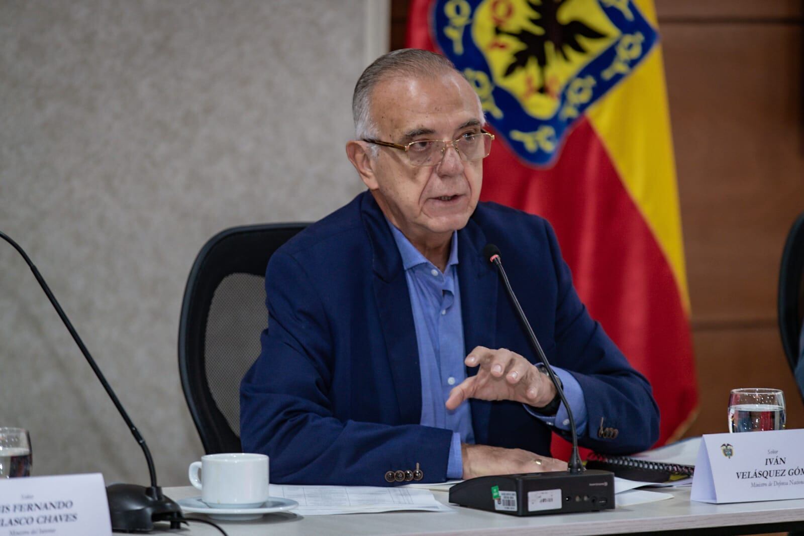 El alcalde de Bogotá, Carlos Fernando Galán, y el ministro de Defensa, Iván Velásquez, lideraron un consejo de seguridad en la capital del país.
