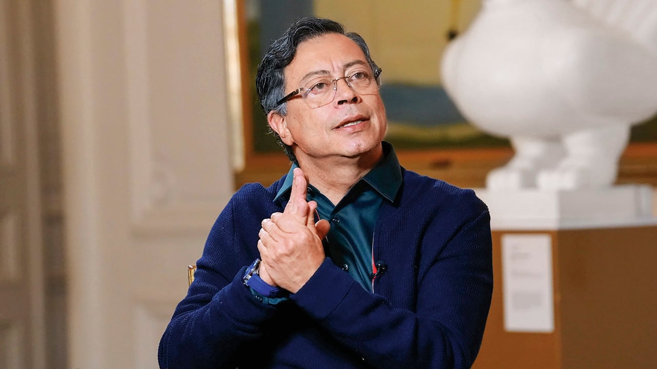 El presidente Gustavo Petro utilizó 10 mil millones de pesos del presupuesto general de la nación para pagar abogados personales.