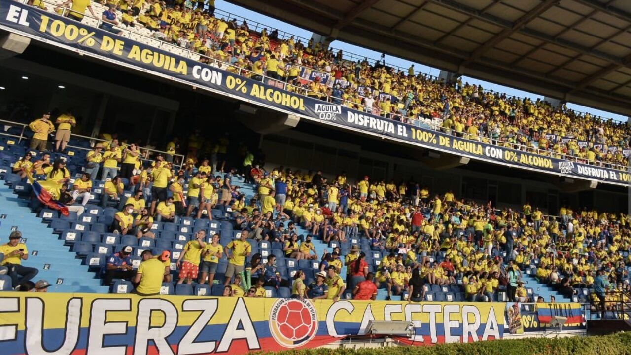 Miles de personas se quedaron sin entrar a los partidos de la eliminatoria a Rusia 2018 por falta de boletas en las taquillas o en internet.