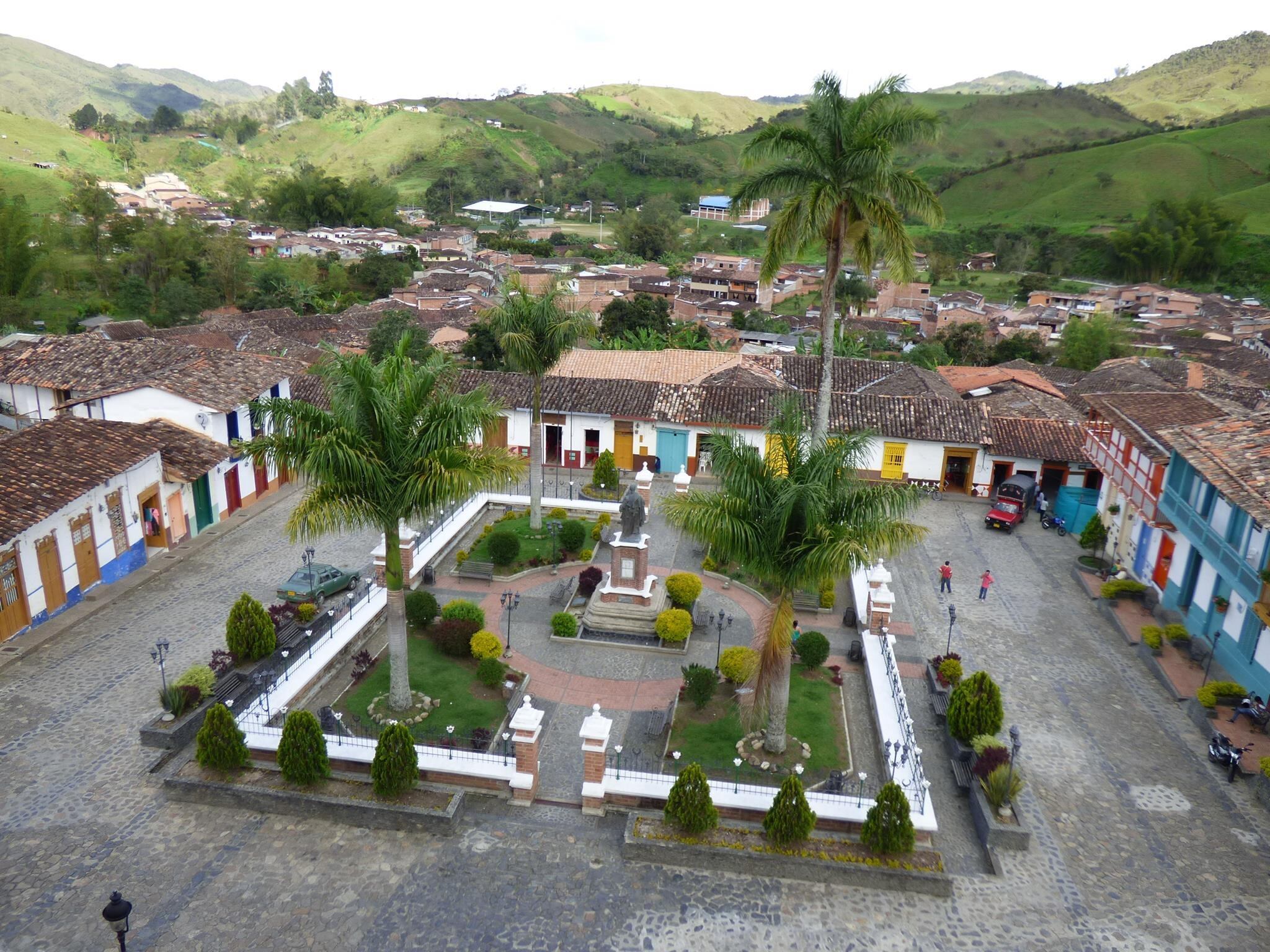 Este pueblo cuenta con calles empedradas y casas coloniales.