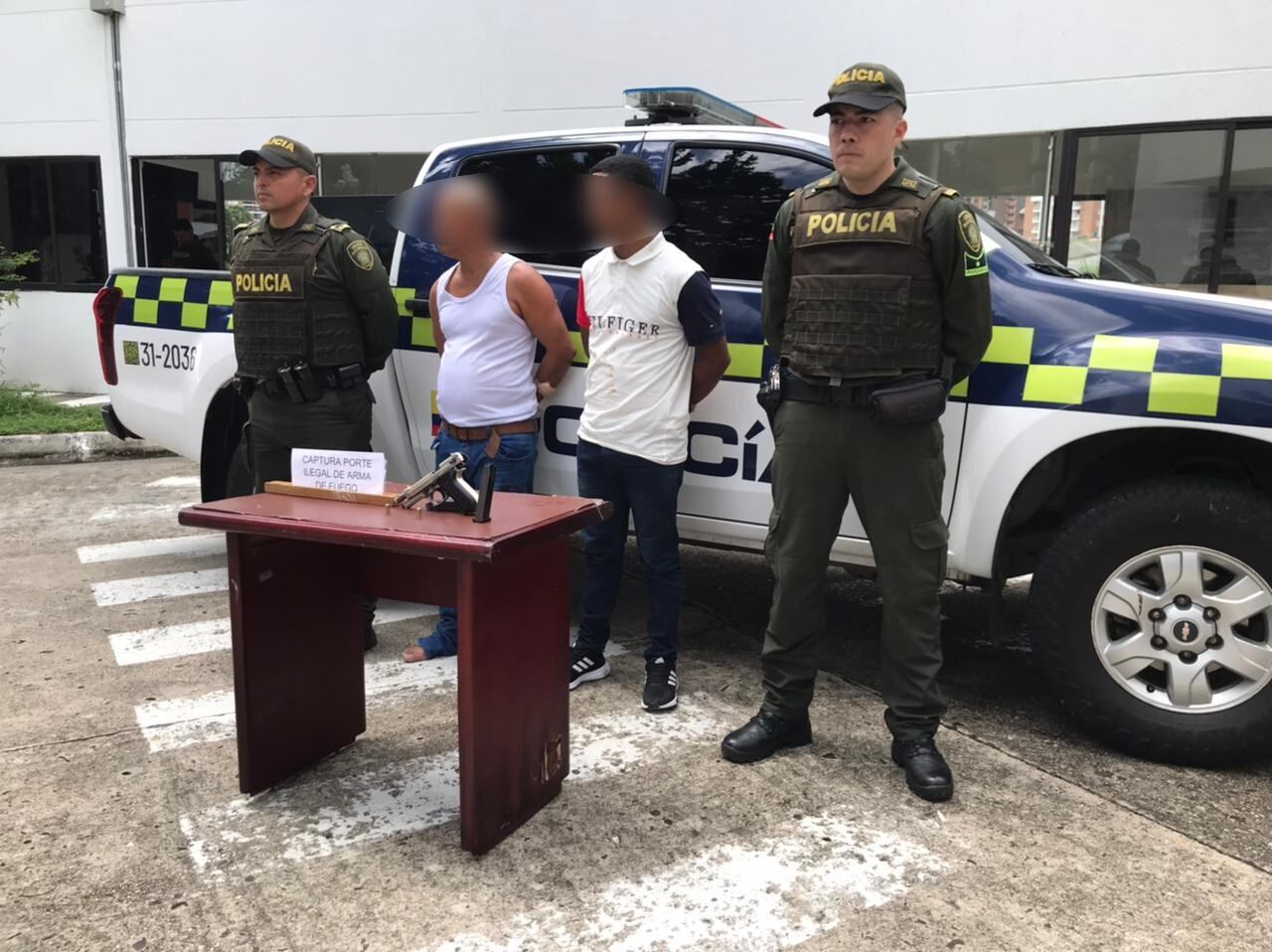 Padre e hijo fueron enviados a prisión.