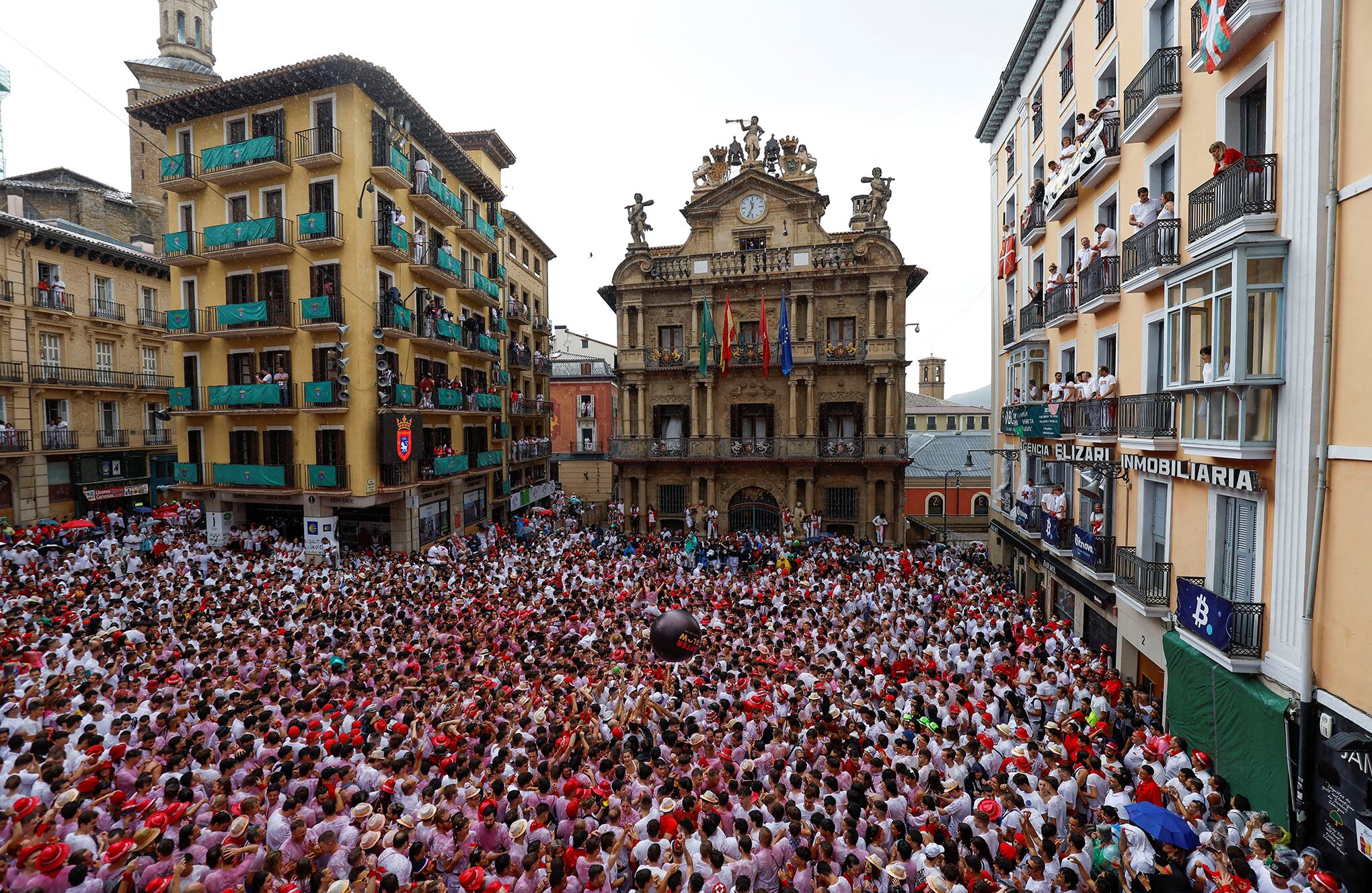En imágenes : Arrancan las fiestas de San Fermín