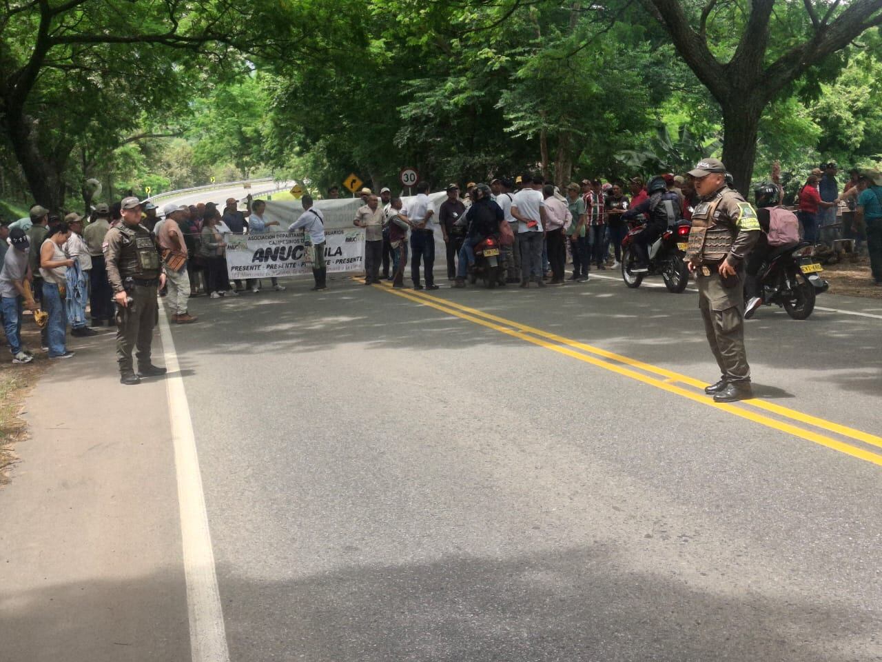 Protesta en vías nacionales, por aumento en el impuesto predial. Fedetranscarga advierte sobre graves efectos que pueden llegar al consumidor.