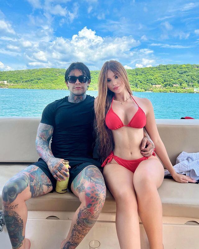 Yeferson Cossio y su novia, Carolina Gómez.