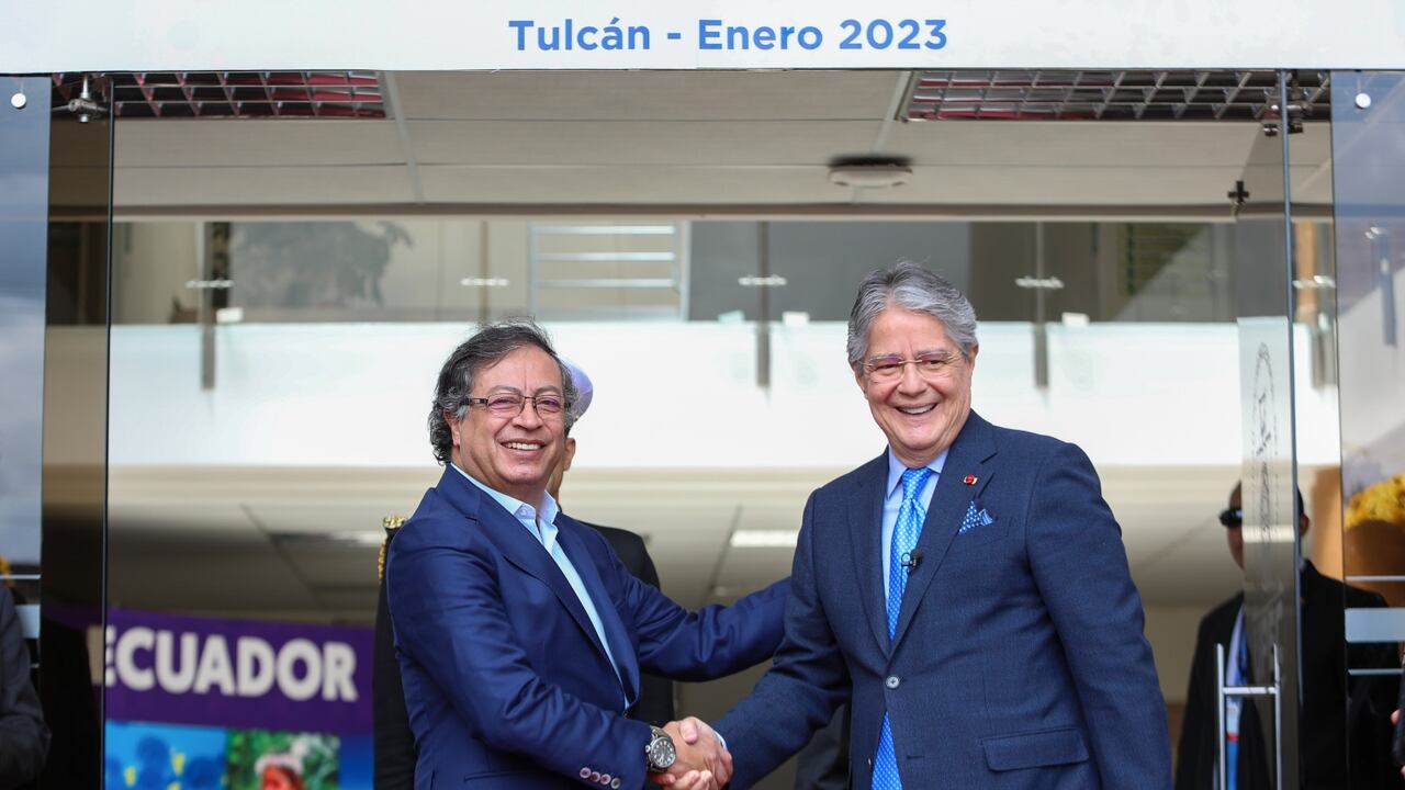 Presidente Gustavo Petro y el mandatario de Ecuador Guillermo Lasso en la Cumbre Binacional