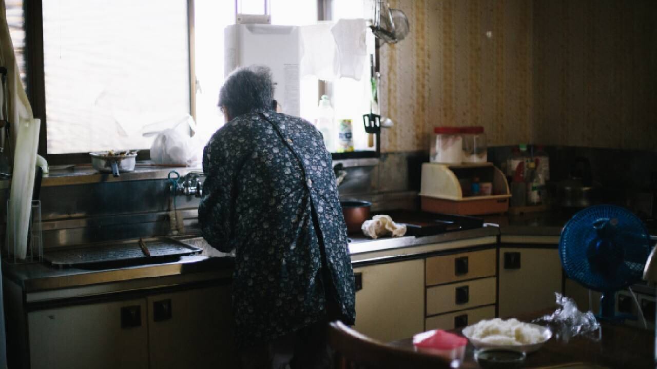 La agresión sexual tuvo lugar en el año 2020 (imagen de referencia de adulta mayor).