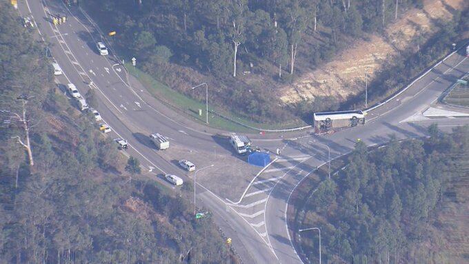 Al menos diez personas murieron y 25 resultaron heridas después de que volcara el bús que les trasladaba después de asistir a una boda en Nueva Gales del Sur, Australia.