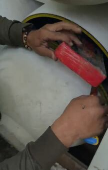 Cocaína camuflada en cilindros de gas.